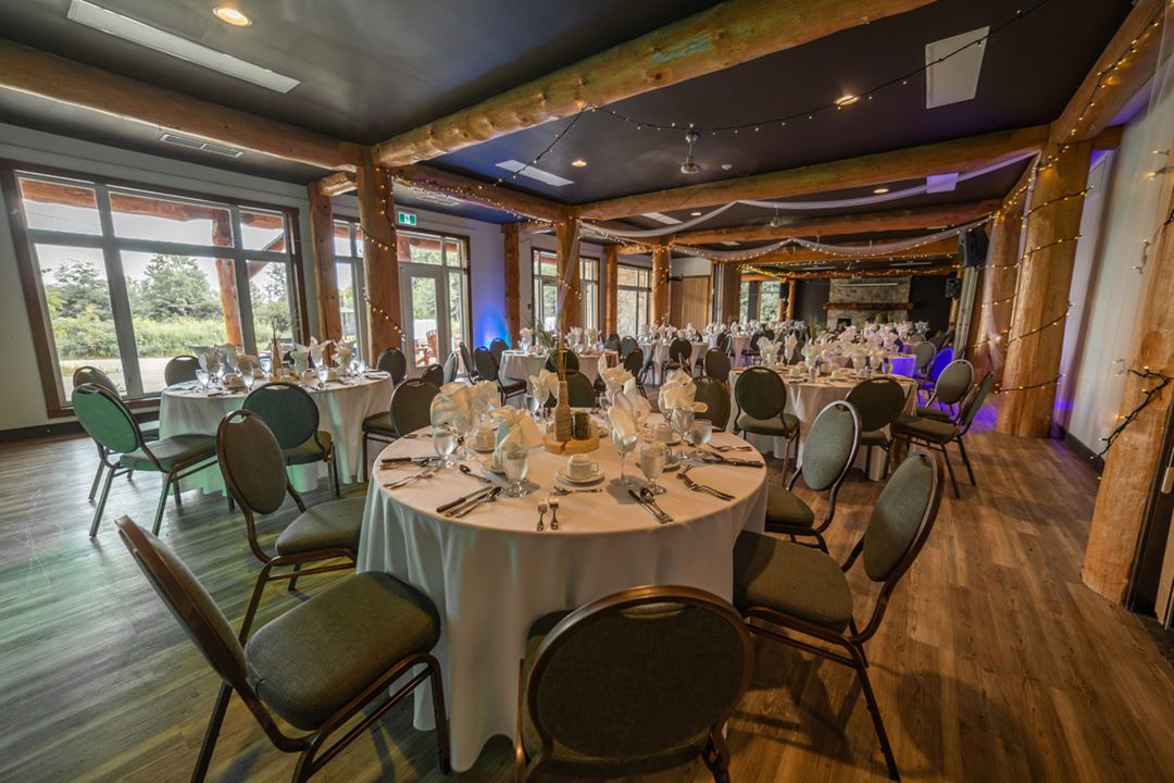 Salle de réception à l'Auberge du Lac Taureau