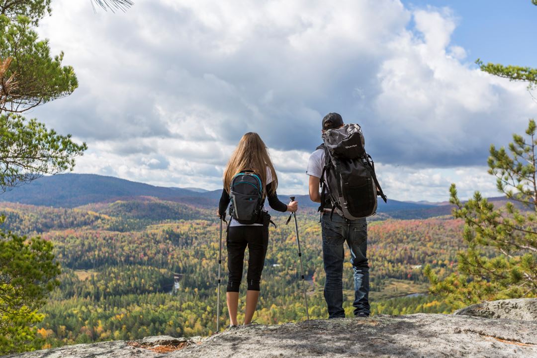 Fall hike at Parc régional de la Forêt Ouareau