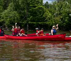 Descente de rivière en canot en famille