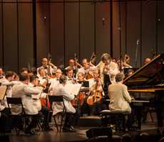 spectacle de musique classique à l'Amphithéâtre Fernand-Lindsay