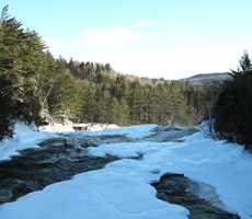 Snowshoeing at Parc régional des Chutes-Monte-à-Peine