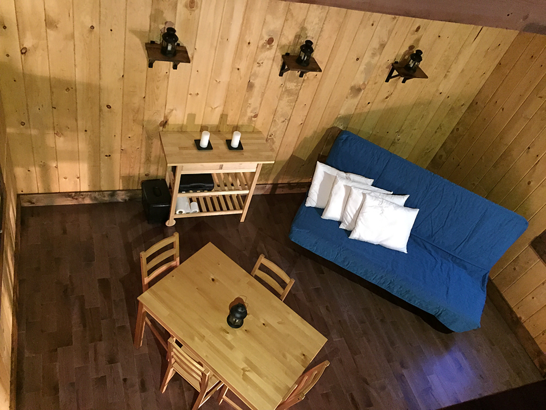 Amisk-aventure-cabin-indoor-le-castor
