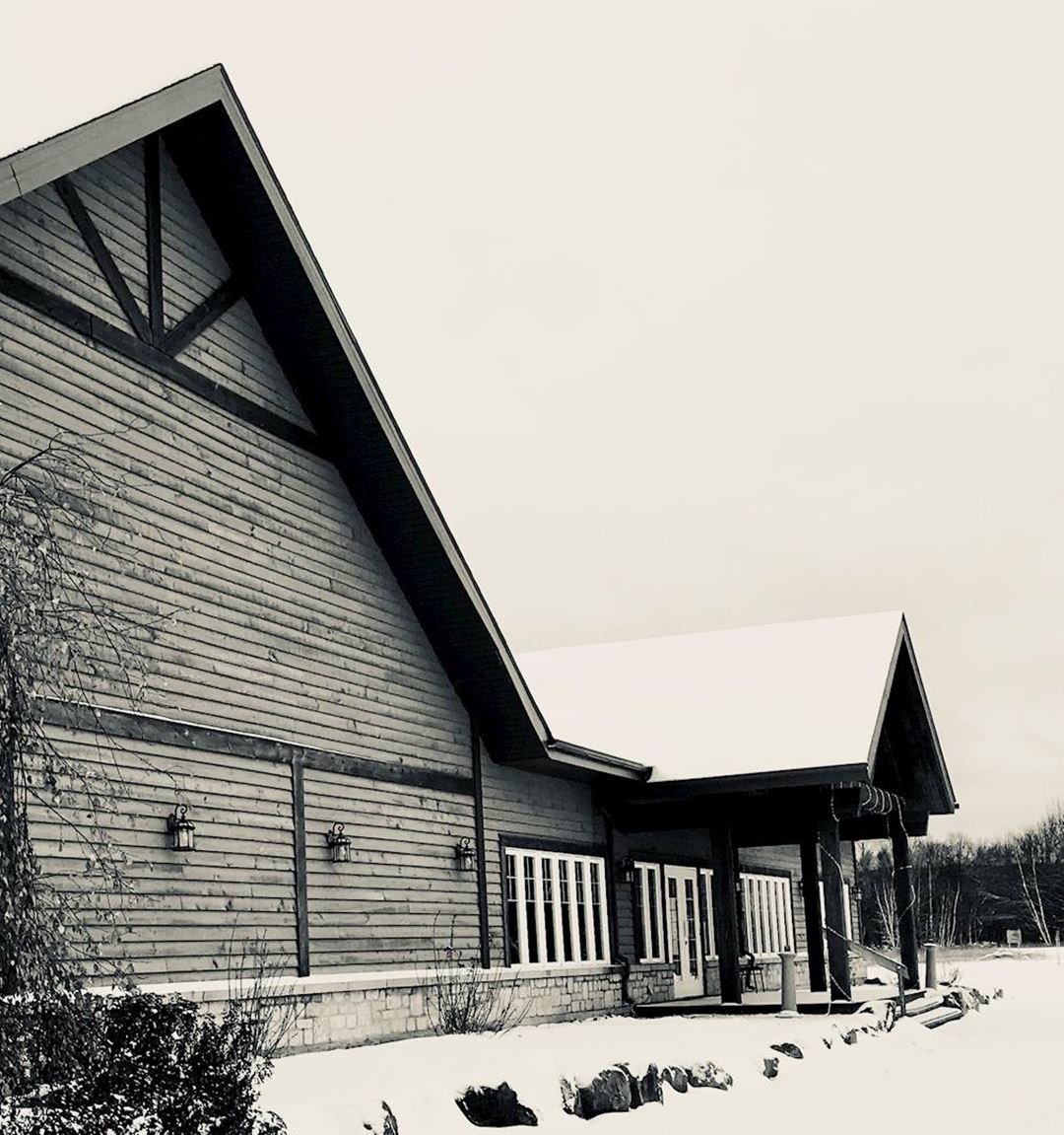 halet-du-mont-trinite-reception-room-outdoor-winter