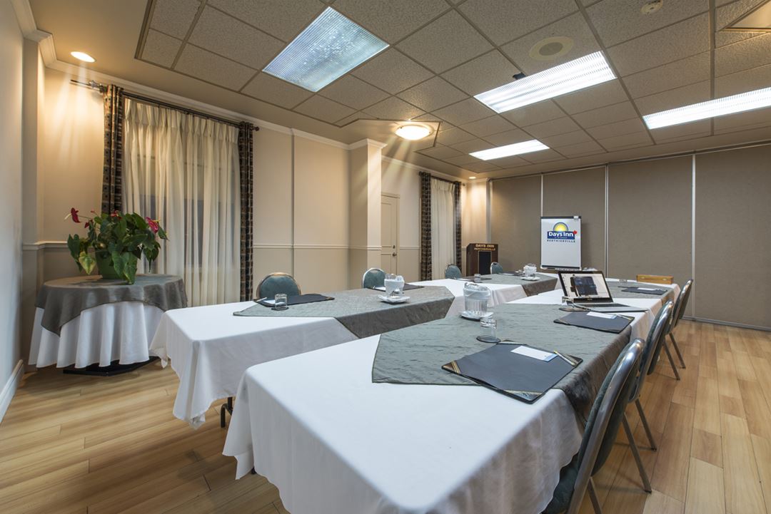 Salle de réunion au Days Inn