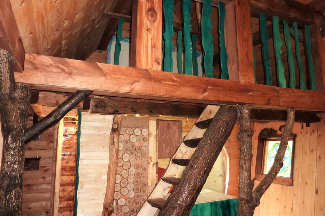 les-pieds-sur-terre-hebergement-nid-delfe-interieur