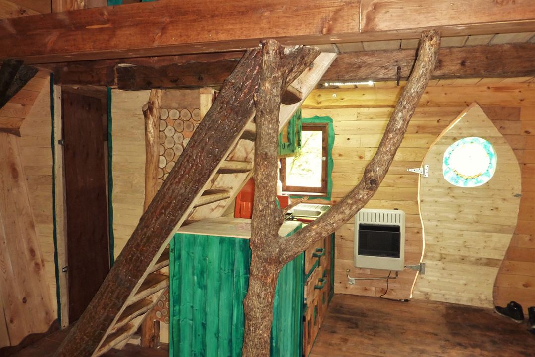 les-pieds-sur-terre-hebergement-nid-delfe-interieur