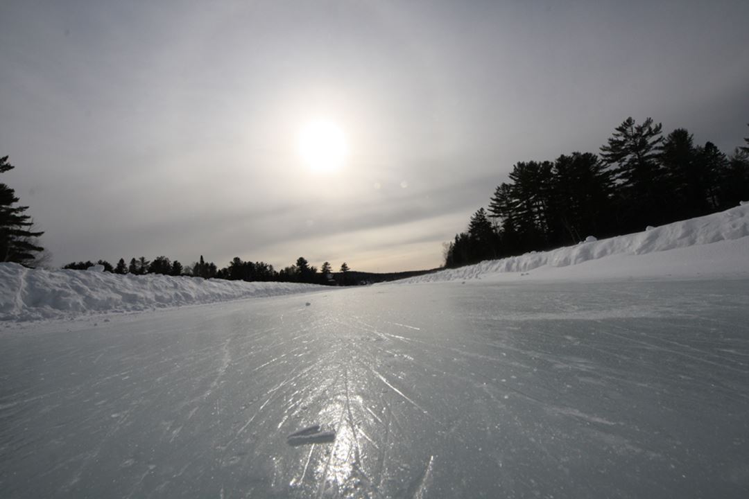 Patinoire sur le lac à Saint-Alphonse-Rodriguez