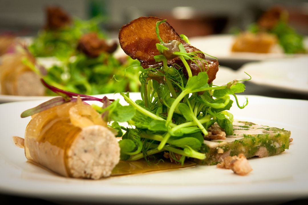 Domaine des Trois Gourmands country meal
