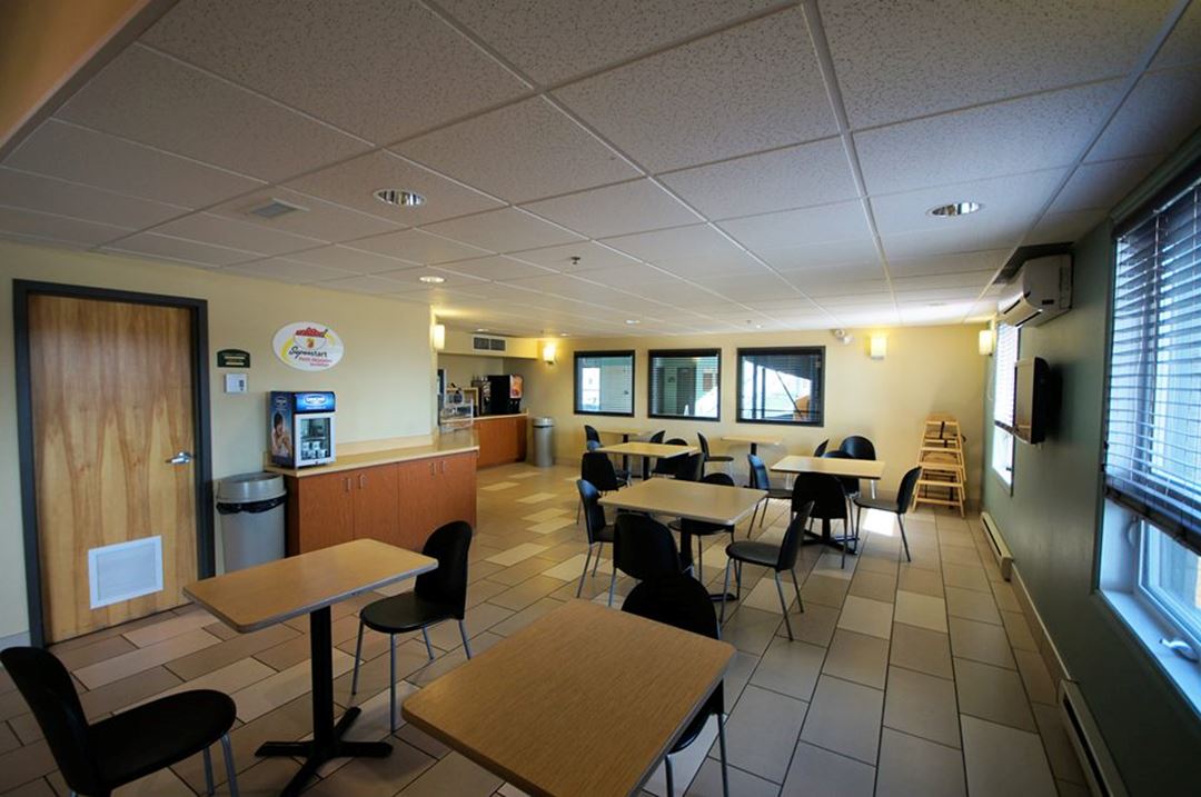 Super 8 Hôtel Lachenaie