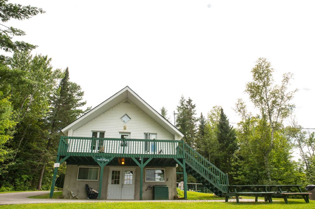 centre-de-plein-air-etincelle-cottage-summer