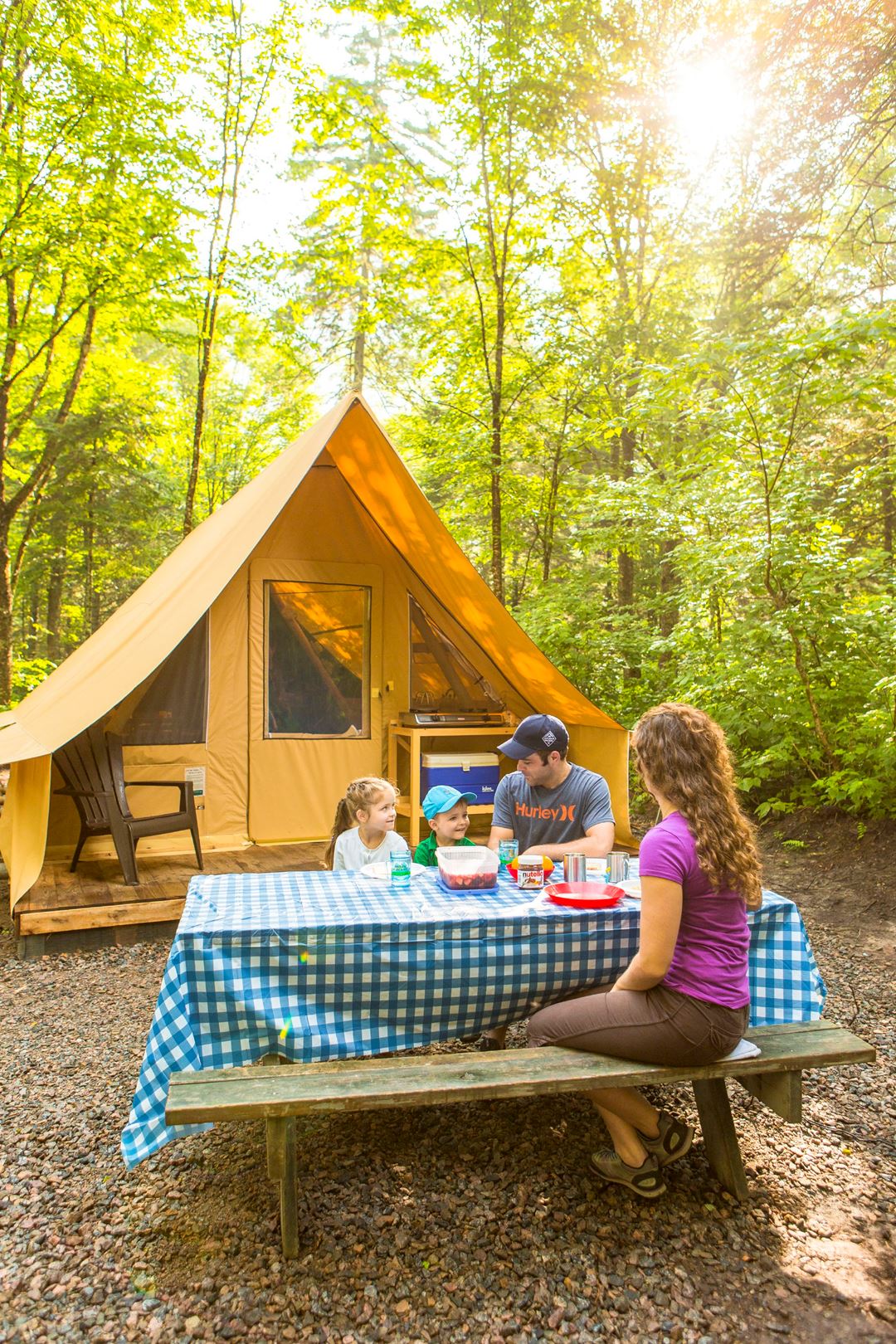 Famille dans le parc National du Mont-Tremblant